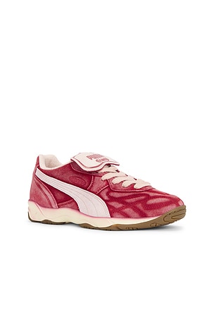 Puma Select King Indoor The Neverworn V Sneaker in Red