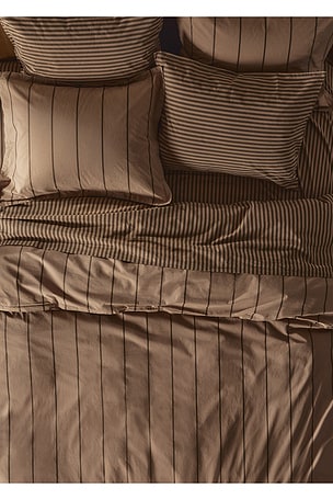 Parachute Percale Duvet Cover in Red