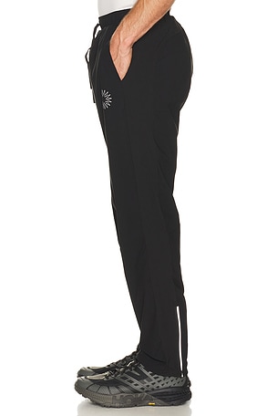 Paradise zero cross traen jogger en color negro