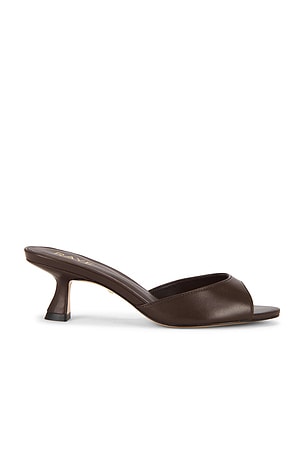 Magde Sandal RAYE