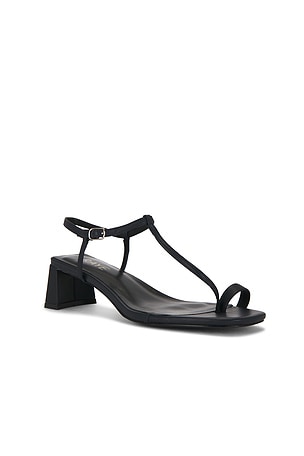 RAYE Noa Sandal in Navy