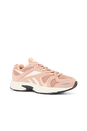 Reebok Rbk Premier Road Plus VI in Peach