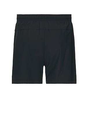 Rhone 5 pursuit short en color blanco