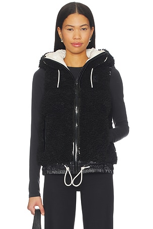 Raquel S Vest Rudsak