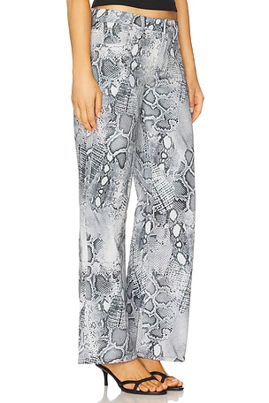 Runaway The Label Zavier Straight Leg Jeans in Grey. Size XS. Also