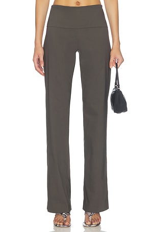 Studio Pant St. Agni