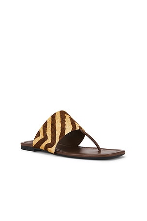 Schutz Martha Flat in Brown