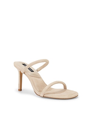 SENSO Upton IV Sandal in Beige. Size 41. Also