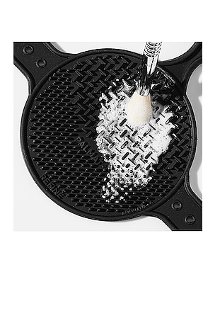Sigma Beauty Palmat Brush Cleaning Mat in Black
