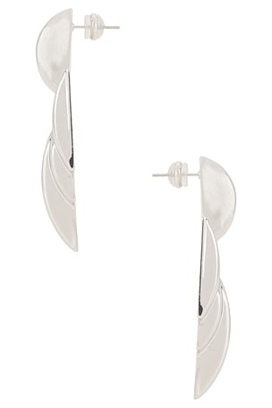 SHASHI Gene Earring in Metallic Silver