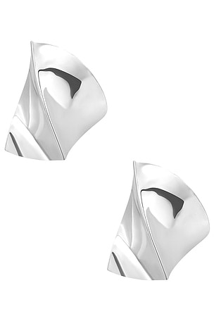 SHASHI Andreia Earring in Metallic Silver