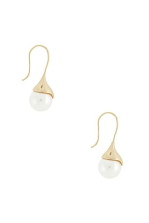SHASHI Tulip Pearl Earring in Ivory