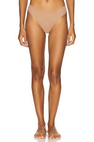 Fits Everybody Thong SKIMS
