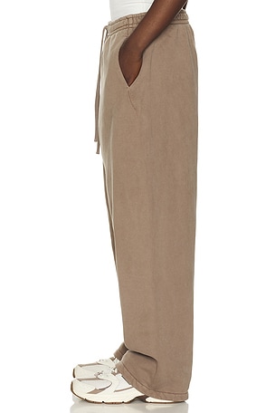 SKIMS Heavyweight Fleece Straight Leg Pant in Taupe