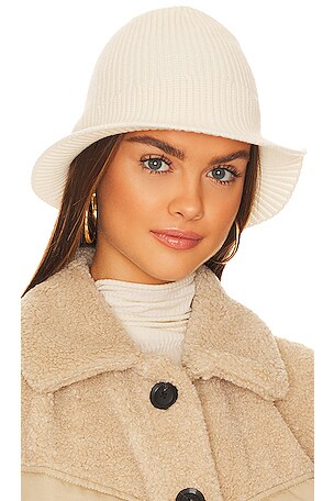 【ANOETIC】 WOOL TWISTED BUCKET HAT ■大人気■セレブ 着用■ Solid & Striped The Ribbed Bucket Hat in Eggshell | REVOLVE