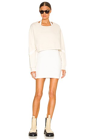 white simple dress Vestidos de novia blancos marfil simples de manga larga con falda con volantes AWD1570