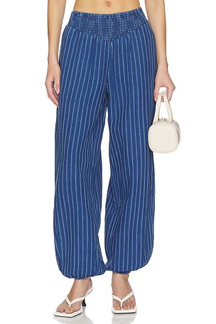 Tillie Pant Steve Madden