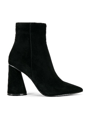 Vallor Bootie Steve Madden