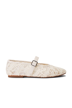 Dreaming Mary Jane Flat Steve Madden