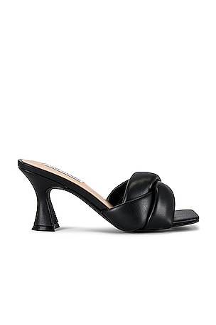 Steve Madden Latta Sandal in Black REVOLVE