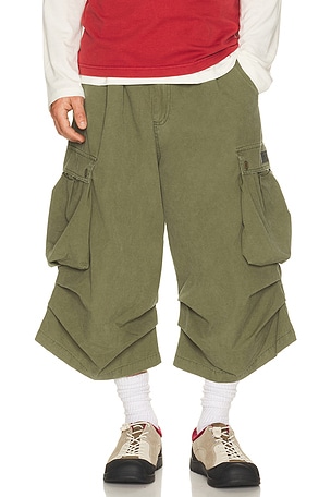 Oversized Cargo Shorts Strike Oil