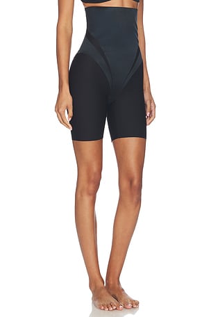 SPANX Spanxsculpt Transform High Waisted Mid Thigh Short in Black