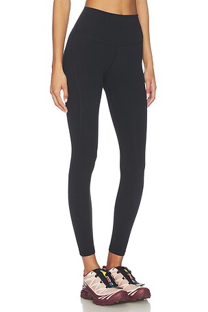 Splits59 Airweight High Waist 7/8 Pocket Legging in Black. Size M. Also