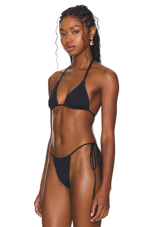 SKYLER SWIMWEAR Bikini V Top in Black