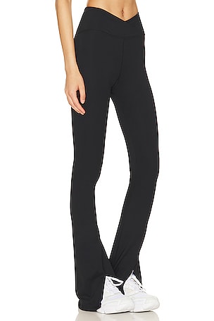 STRUT-THIS The Passport Pant in Black