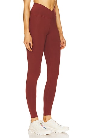 STRUT-THIS Stevie Ankle Legging in Wine