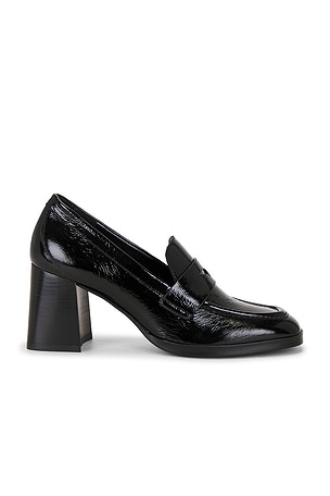 Vera Loafer Stuart Weitzman