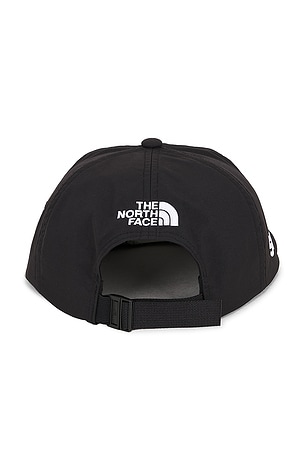 The north face sombrero x sky high farm en color negro