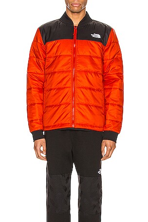 The North Face Pardee Jacket in Fiery Red TNF Black REVOLVE