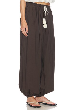 The garment pantalones bazaar en color Chocolate