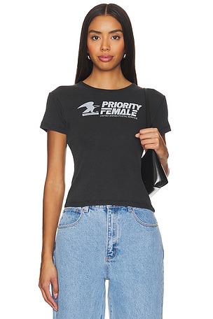 CAMISETA PRIORITY FEMALE BABY RIB The Laundry Room