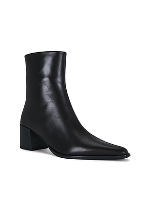 Tony Bianco Eva Boot in Chocolate. Size 7.5. Also