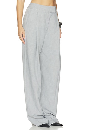The Sei PANTALON BOYFRIEND TROUSER en Gris