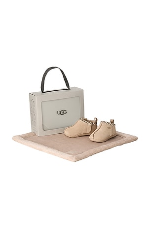 Baby Tasman And Lovey Set UGG