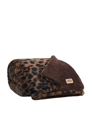 Everett Throw UGG Home