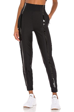 Free People's FP Movement Joggers Are My 60-Year-Old Mom's Favorite