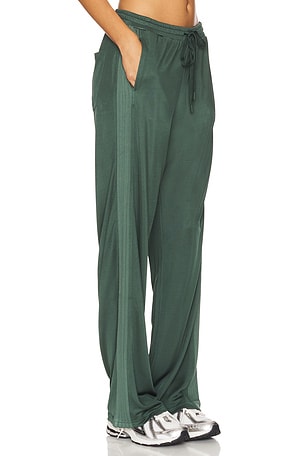 THE UPSIDE Roulette Honour Pant in Green