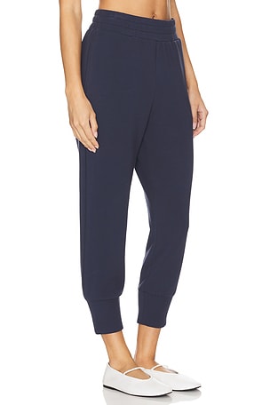 Varley The Slim Cuff Pant in Navy