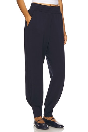 Varley The Relaxed Pant in Navy