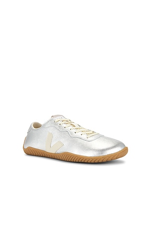 Veja Jitsu Sneaker in Metallic Silver. Size 45. Also