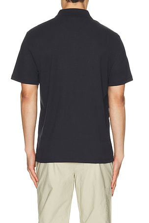 Vince Mesh Knit Snap Short Sleeve Polo in Navy. Size M. Also