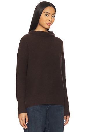 Vence Boiled Funnel Neck Pullover en Marron