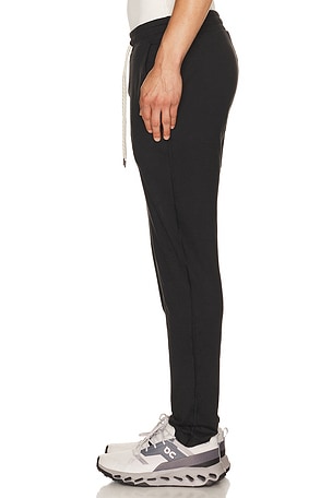 Vuori pantalón ponto performance en color negro