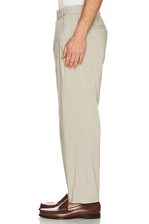 WAO Relaxed Nylon Pleated Pant in Cream. Size M. Also