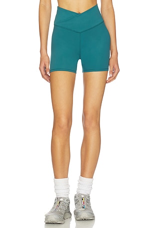 Flowwell Callista Crossover 4 Inch Short WellBeing + BeingWell