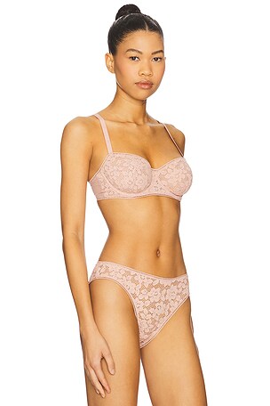 Wolford Lace Underwire Bandeau in Pink. Size 36C. Also